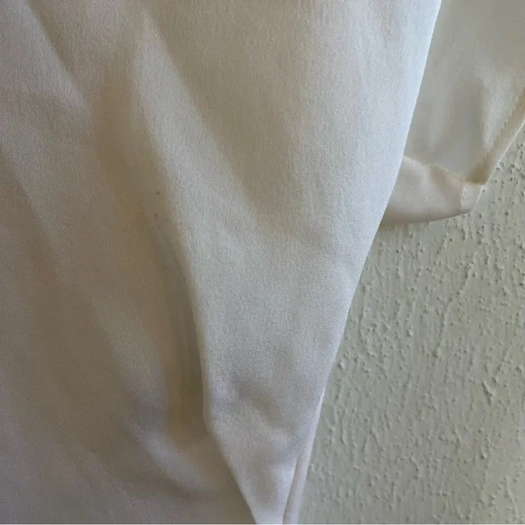 Vince Blouse White Silk Short Sleeve Split Neck Popover Blouse Sz S GUC - Picture 7 of 11